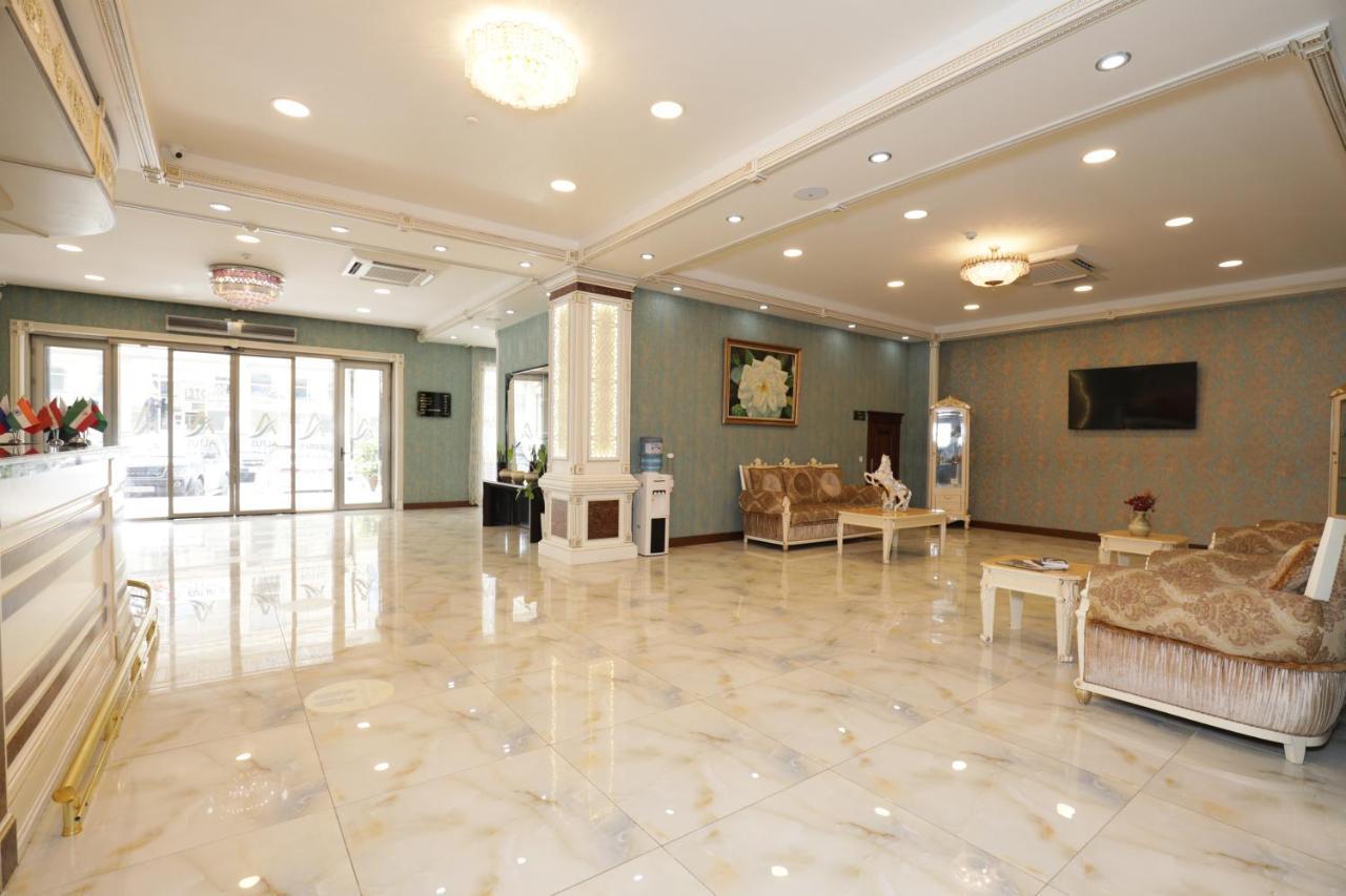 Alis Hotel Baky Esterno foto