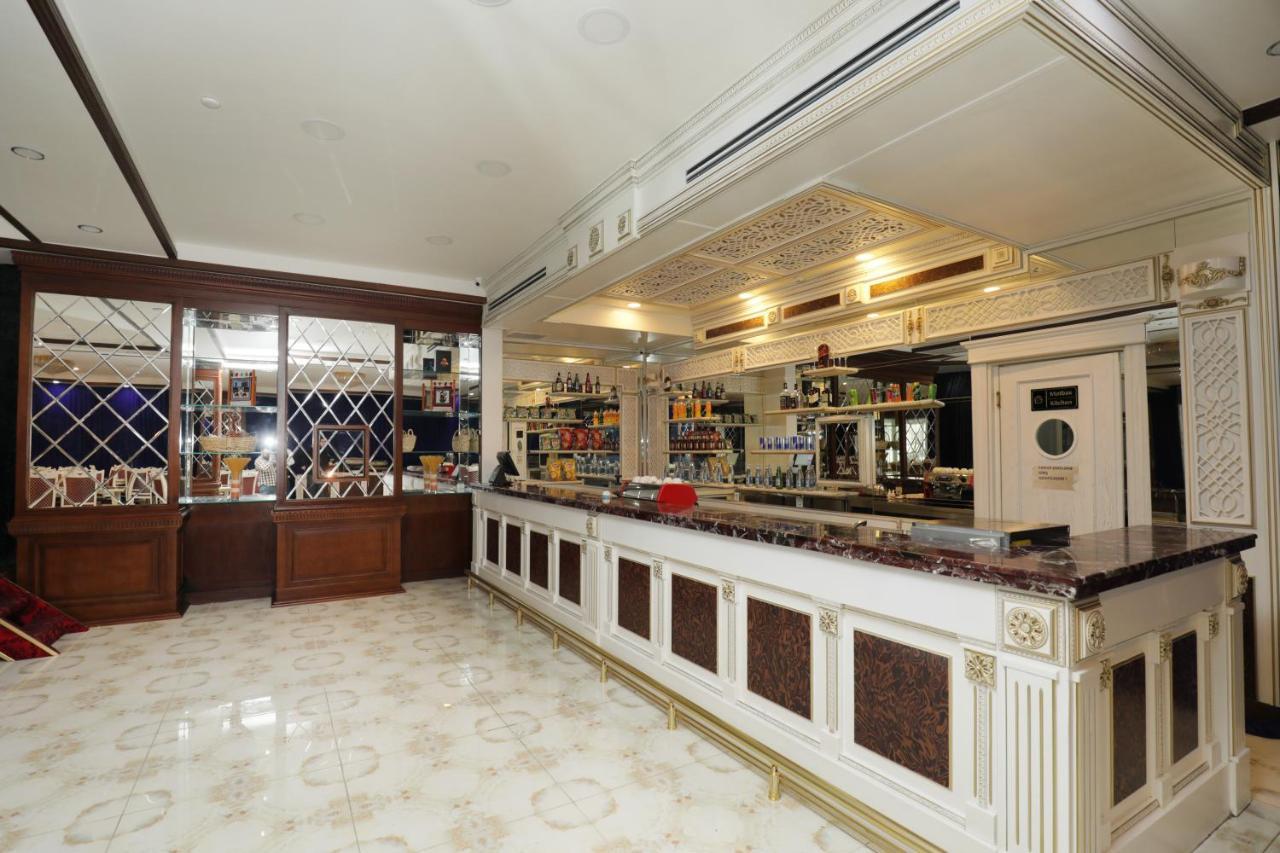 Alis Hotel Baky Esterno foto