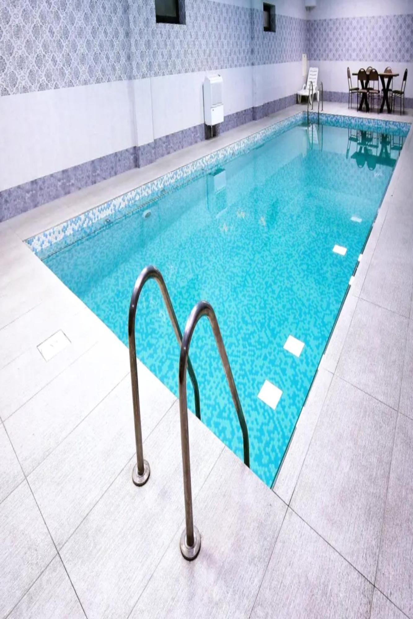 Alis Hotel Baky Esterno foto
