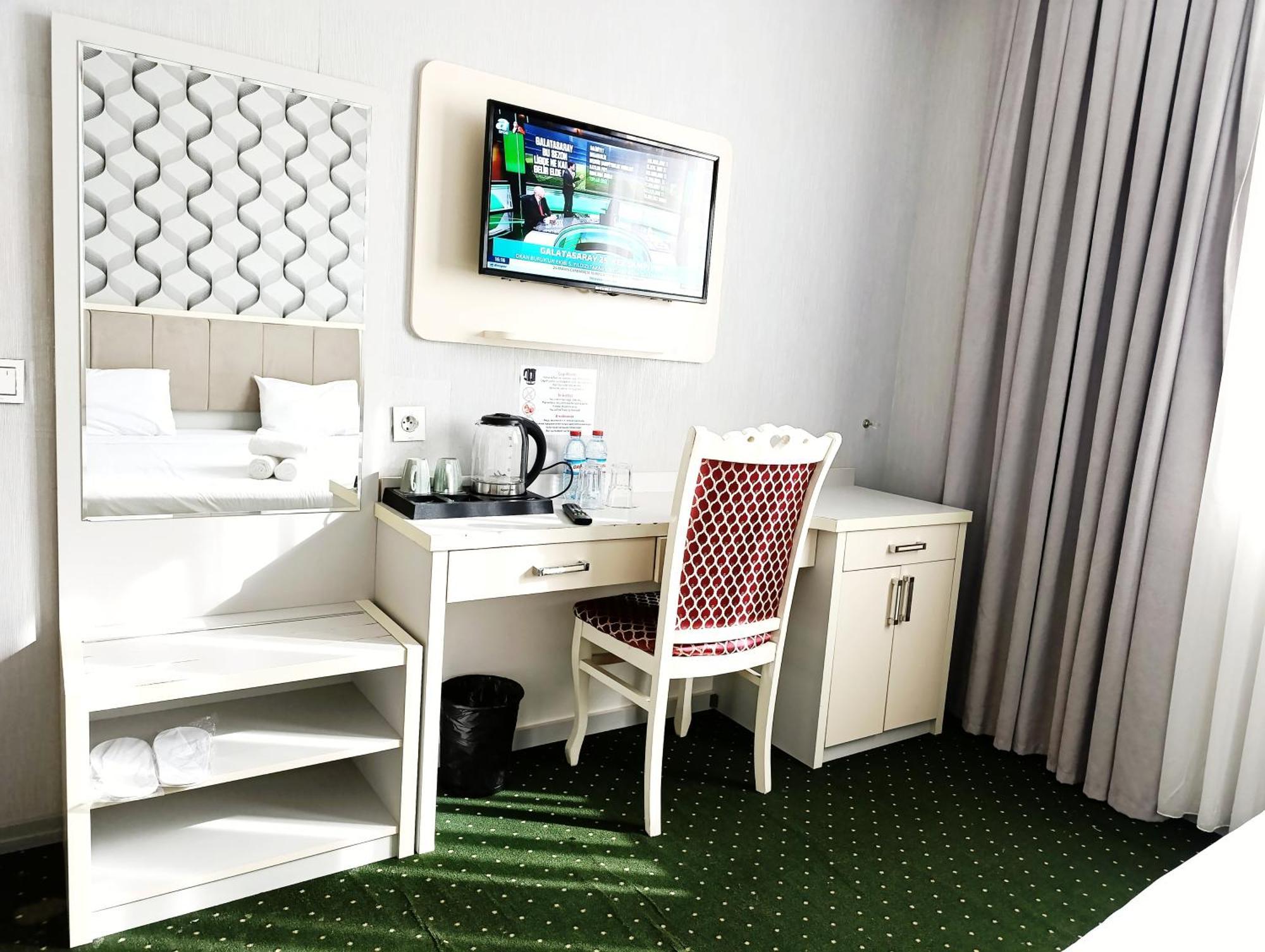 Alis Hotel Baky Esterno foto