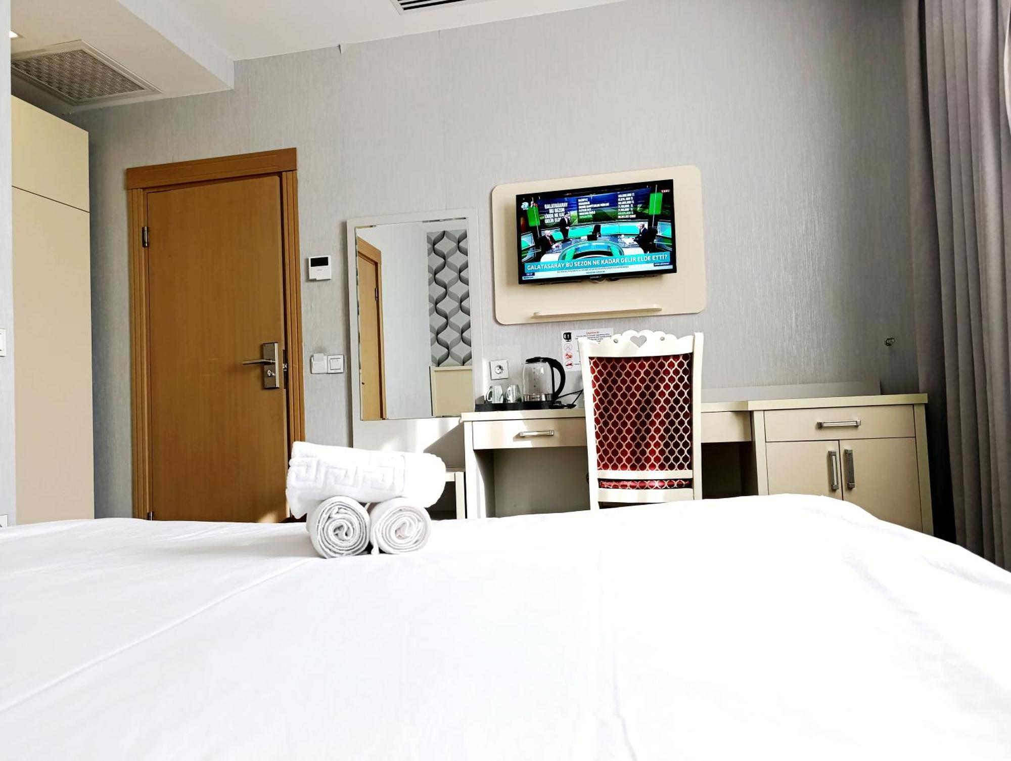 Alis Hotel Baky Esterno foto